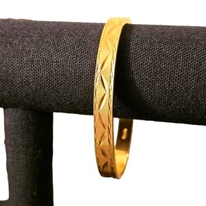 Vtg AVON 2000 Unisex Classic Gold Diamond Cut Magnetic Cuff Bracelet